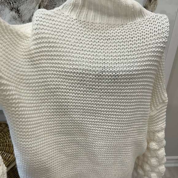 RD Style ivory balloon sleeve sweater size small.  NWOT - Picture 5 of 5
